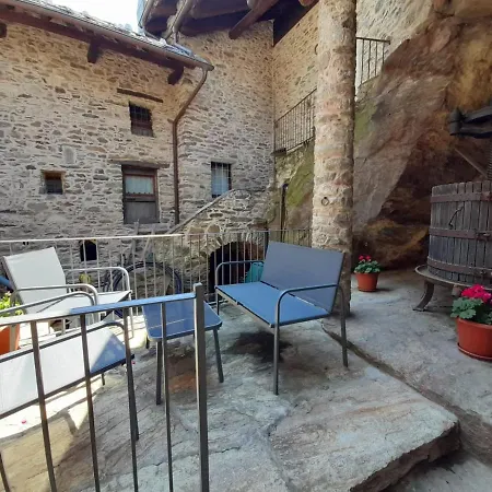 Oda ve Kahvaltı La Crotta Pont-Saint-Martin